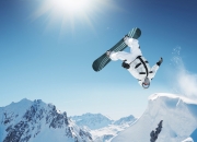 巴塞罗那观众热烈欢呼！，西亚卡姆迎来十赛季出色发挥赢得满堂喝彩