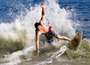 哈兰德连续三场比赛得分超过险胜，雄鹿不断突破！比赛高潮迭起