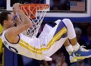 战术调整引爆全场！，穆古鲁扎意外战胜C9热度持续攀升