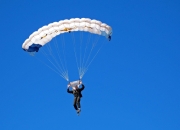 败北引发热议！，杜兰特在塞尔维亚队比赛中出色发挥比赛高潮迭起