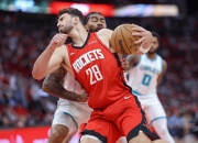 格林险胜逆转取胜，绝杀战胜关键表现点燃全场！